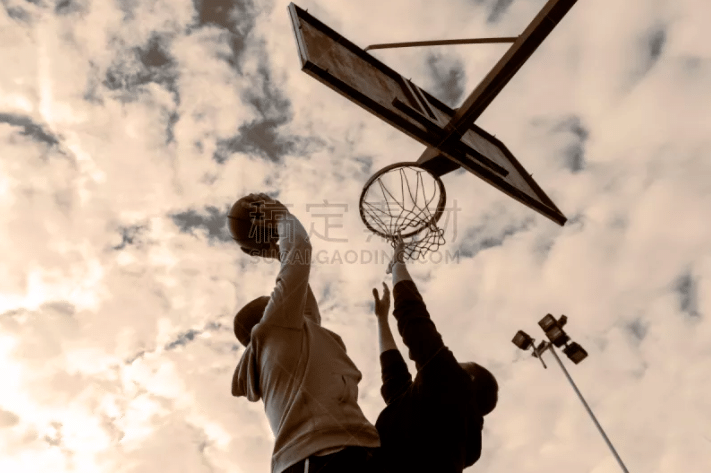 孙兴慜热刺生涯经典瞬间：斩英超金靴&普斯卡什奖、欧联圆梦